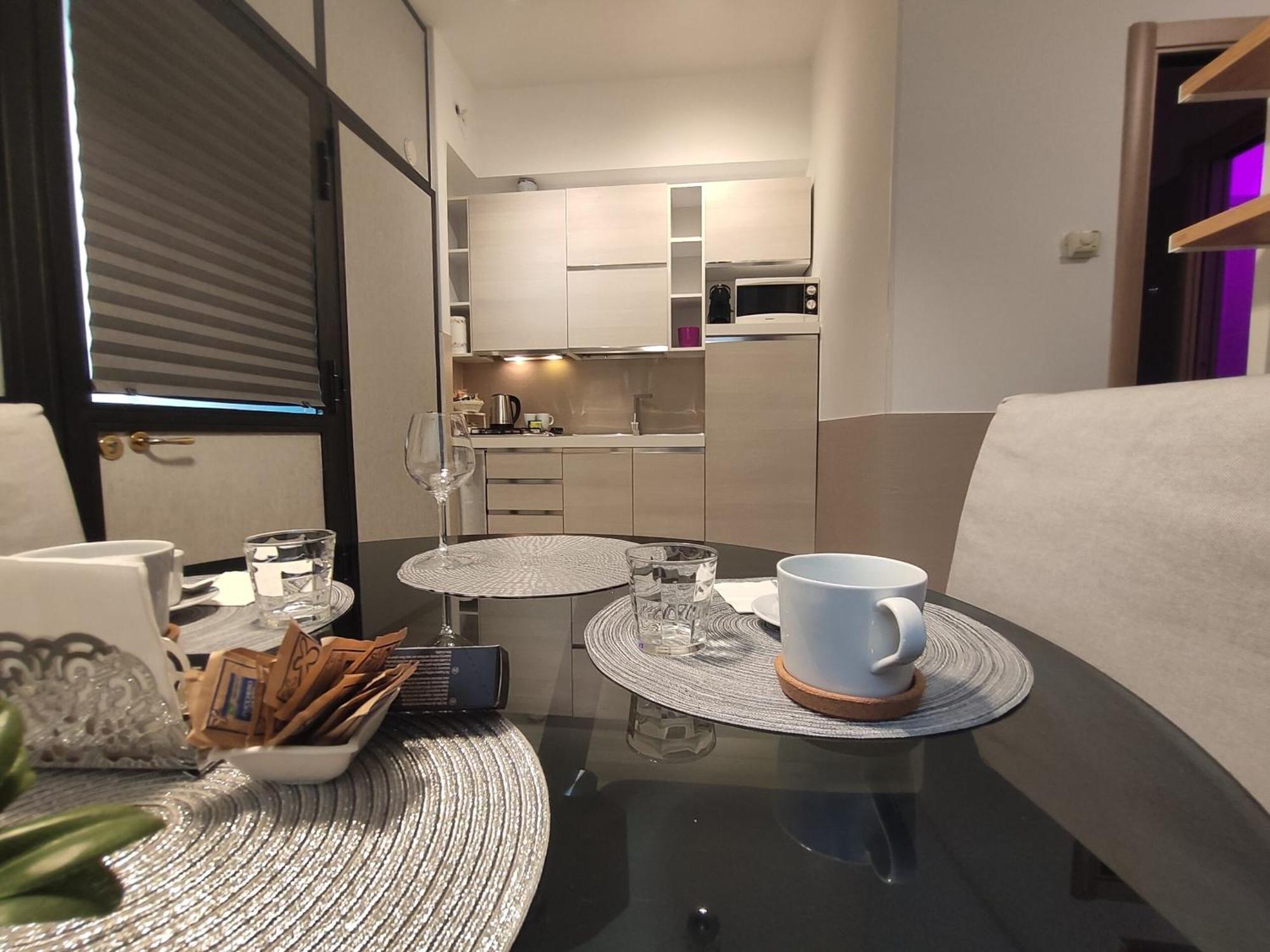 Appartement In Via Dei 3 Pupazzi 12